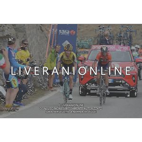 24-05-2019 Giro D\'italia; Tappa 13 Pinerolo - Ceresole Reale; 2019, Jumbo - Visma; 2019, Bahrain - Merida; Roglic, Primoz; Nibali, Vincenzo; Ceresole Reale; ©SIROTTI / AGENZIA ALDO LIVERANI SAS