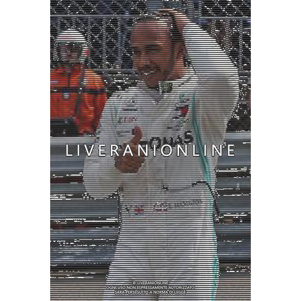 Lewis Hamilton (GBR) Mercedes AMG F1 celebrates his pole position in qualifying parc ferme. 25.05.2019. Formula 1 World Championship, Rd 6, Monaco Grand Prix, Monte Carlo, Monaco, Qualifying Day. AG ALDO LIVERANI SAS-ONLY ITALY