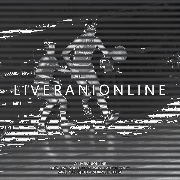 MILANO CAMPIONATO DI BASKET SERIE A 1974 1975 MOBILQUATTRO PRORA CANON VENEZIA NELLA FOTO AG ALDO LIVERANI SAS