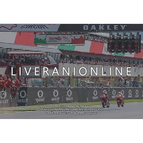 Danilo Petrucci taglia il traguardo davanti a Marc marquez - Podio MotoGP del Mugello Gran Premio d\'Italia 02.06.2019 ©Alessio Marini / AGENZIA ALDO LIVERANI SAS