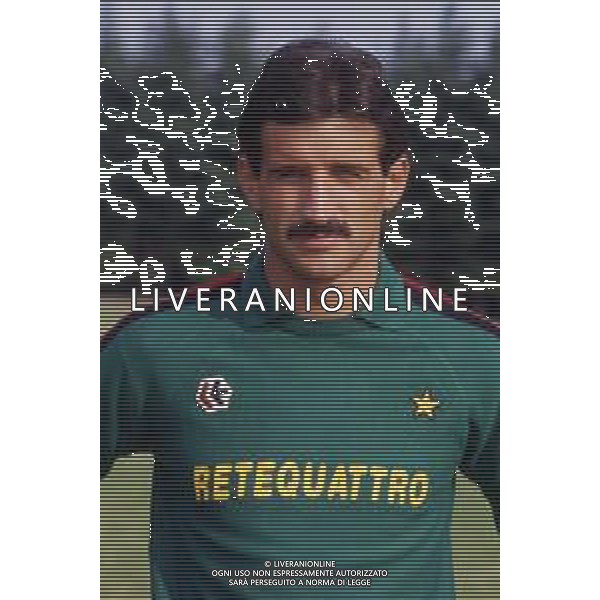 RETROSPETTIVA GIULIANO TERRANEO CALCIATORE E DIRIGENTE SPORTIVO NELLA FOTO GIULIANO TERRANEO CON LA MAGLIA DEL MILAN 1984 AG ALDO LIVERANI SAS