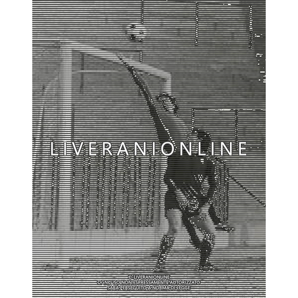 RETROSPETTIVA GIULIANO TERRANEO CALCIATORE E DIRIGENTE SPORTIVO  NELLA FOTO GIULIANO TERRANEO CON LA MAGLIA DEL TORINO CALCIO AG ALDO LIVERANI SAS 