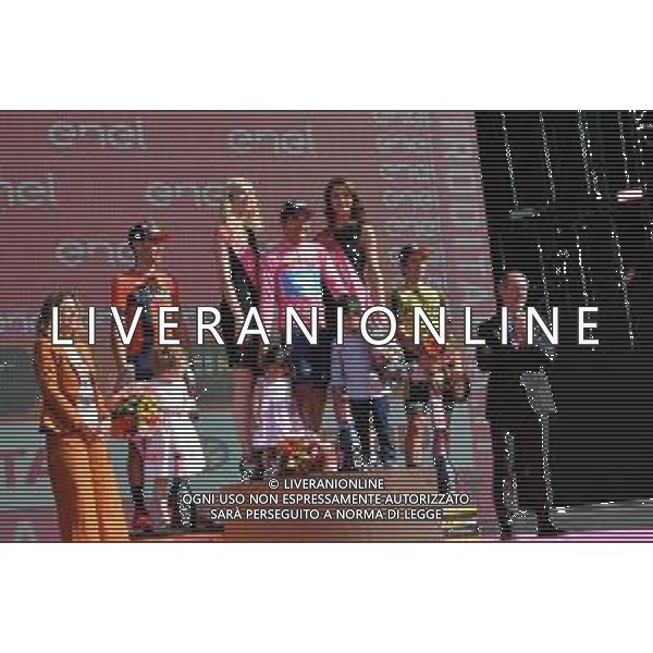 02-06-2019 Giro D\'italia; Tappa 21 Verona - Verona; 2019, Bahrain - Merida; 2019, Movistar; 2019, Jumbo - Visma; Nibali, Vincenzo; Carapaz Antonio, Richard Antonio; Roglic, Primoz; Figlia, Vincenzo Nibali; Figli, Carapaz Antonio; Zaia, Luca; Verona Arena; ©SIROTTI / AGENZIA ALDO LIVERANI SAS