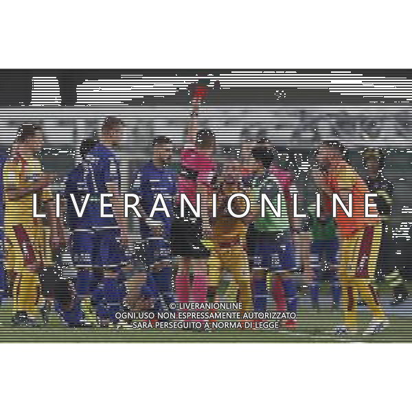 VERONA 02/06/2019 - Play off di serie BKT Hellas Verona - Cittadella. Partita di Ritorno nella foto: cartellino rosso per l\'espulsione di Parodi Luca (a.s.Cittadella) ©Claudio Zamagni/Agenzia Aldo Liverani / AGENZIA ALDO LIVERANI SAS