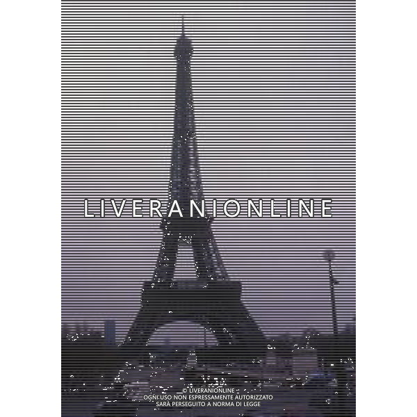 La torre Eiffel è il monumento più famoso di Parigi, conosciuto in tutto il mondo come simbolo della città stessa e della Francia anno di costruzione 1887 ag aldo liverani sas