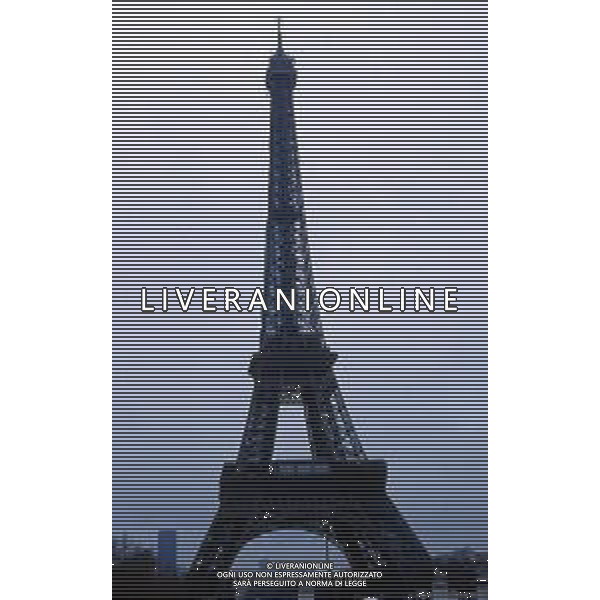 La torre Eiffel è il monumento più famoso di Parigi, conosciuto in tutto il mondo come simbolo della città stessa e della Francia anno di costruzione 1887 ag aldo liverani sas