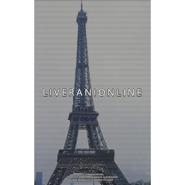 La torre Eiffel è il monumento più famoso di Parigi, conosciuto in tutto il mondo come simbolo della città stessa e della Francia anno di costruzione 1887 ag aldo liverani sas