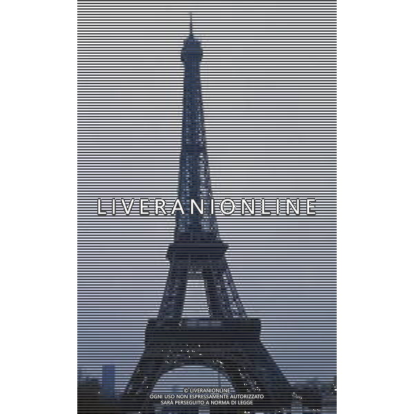 La torre Eiffel è il monumento più famoso di Parigi, conosciuto in tutto il mondo come simbolo della città stessa e della Francia anno di costruzione 1887 ag aldo liverani sas