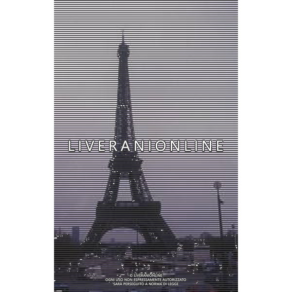 La torre Eiffel è il monumento più famoso di Parigi, conosciuto in tutto il mondo come simbolo della città stessa e della Francia anno di costruzione 1887 ag aldo liverani sas