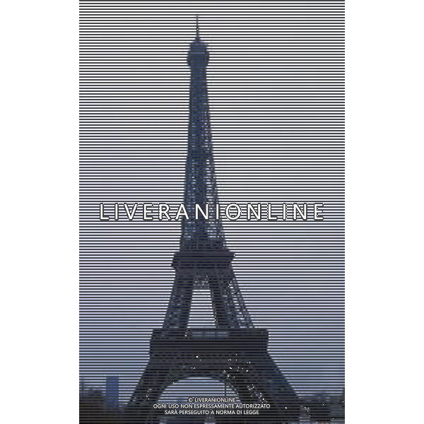 La torre Eiffel è il monumento più famoso di Parigi, conosciuto in tutto il mondo come simbolo della città stessa e della Francia anno di costruzione 1887 ag aldo liverani sas