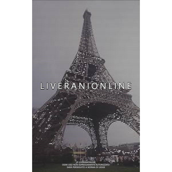 La torre Eiffel è il monumento più famoso di Parigi, conosciuto in tutto il mondo come simbolo della città stessa e della Francia anno di costruzione 1887 ag aldo liverani sas