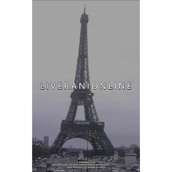 La torre Eiffel è il monumento più famoso di Parigi, conosciuto in tutto il mondo come simbolo della città stessa e della Francia anno di costruzione 1887 ag aldo liverani sas