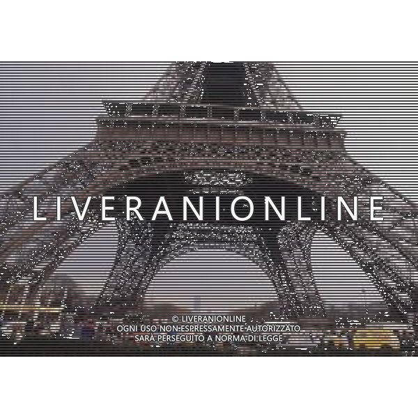 La torre Eiffel è il monumento più famoso di Parigi, conosciuto in tutto il mondo come simbolo della città stessa e della Francia anno di costruzione 1887 ag aldo liverani sas