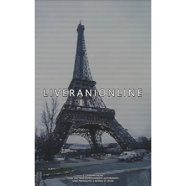 La torre Eiffel è il monumento più famoso di Parigi, conosciuto in tutto il mondo come simbolo della città stessa e della Francia anno di costruzione 1887 ag aldo liverani sas
