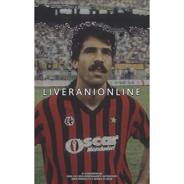 RETROSPETTIVA PIETRO PAOLO VIRDIS CALCIATORE NELLA FOTO PIETRO PAOLO VIRDIS CON LA MAGLIA DEL MILAN CALCIO AG ALDO LIVERANI SAS