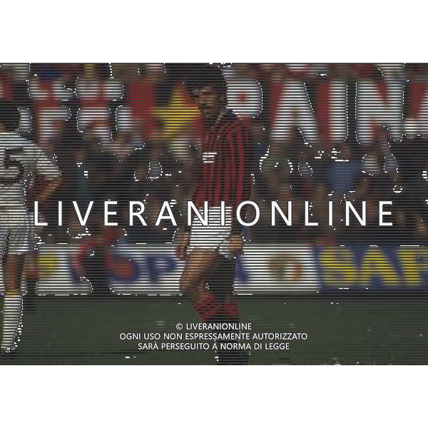 RETROSPETTIVA PIETRO PAOLO VIRDIS CALCIATORE NELLA FOTO PIETRO PAOLO VIRDIS CON LA MAGLIA DEL MILAN CALCIO AG ALDO LIVERANI SAS
