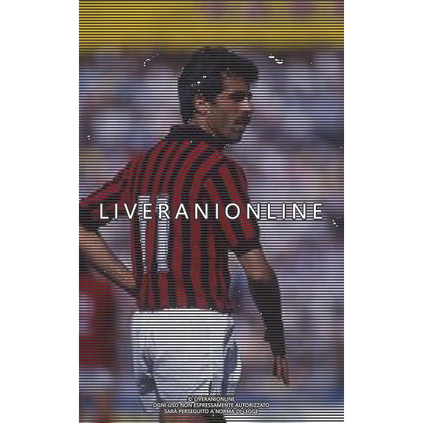 RETROSPETTIVA PIETRO PAOLO VIRDIS CALCIATORE NELLA FOTO PIETRO PAOLO VIRDIS CON LA MAGLIA DEL MILAN CALCIO AG ALDO LIVERANI SAS