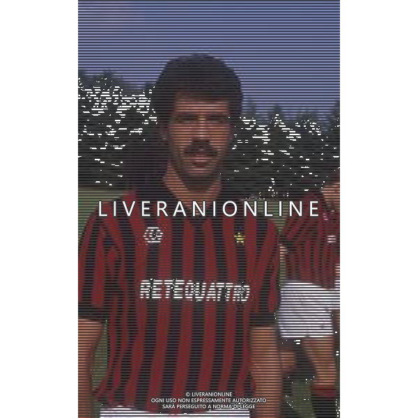 RETROSPETTIVA PIETRO PAOLO VIRDIS CALCIATORE NELLA FOTO PIETRO PAOLO VIRDIS CON LA MAGLIA DEL MILAN CALCIO AG ALDO LIVERANI SAS