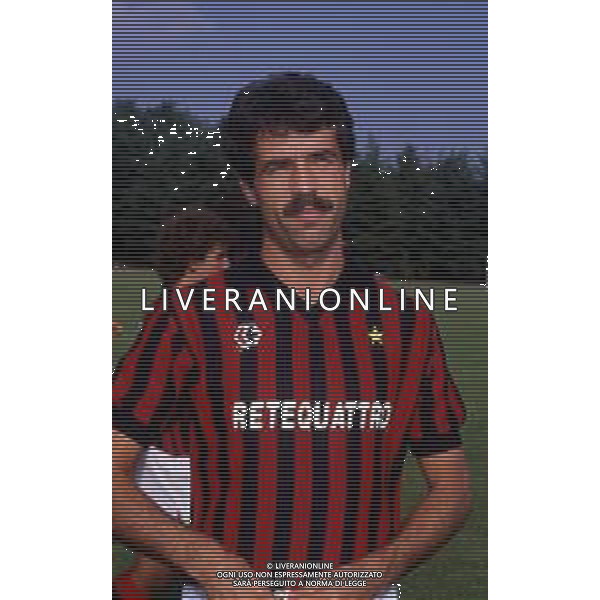 RETROSPETTIVA PIETRO PAOLO VIRDIS CALCIATORE NELLA FOTO PIETRO PAOLO VIRDIS CON LA MAGLIA DEL MILAN CALCIO AG ALDO LIVERANI SAS