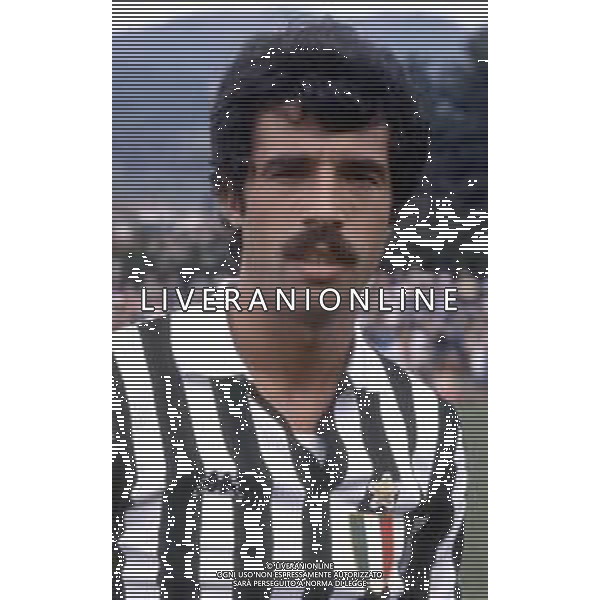 RETROSPETTIVA PIETRO PAOLO VIRDIS CALCIATORE NELLA FOTO PIETRO PAOLO VIRDIS CON LA MAGLIA DELLA JUVENTUS CALCIO AG ALDO LIVERANI SAS