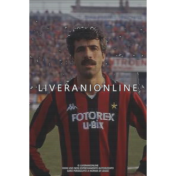 RETROSPETTIVA PIETRO PAOLO VIRDIS CALCIATORE NELLA FOTO PIETRO PAOLO VIRDIS CON LA MAGLIA DEL MILAN CALCIO AG ALDO LIVERANI SAS