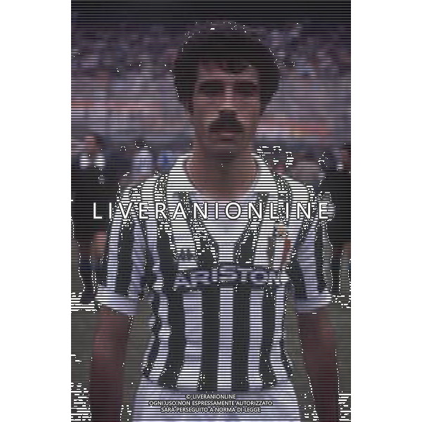 RETROSPETTIVA PIETRO PAOLO VIRDIS CALCIATORE NELLA FOTO PIETRO PAOLO VIRDIS CON LA MAGLIA DELLA JUVENTUS CALCIO AG ALDO LIVERANI SAS