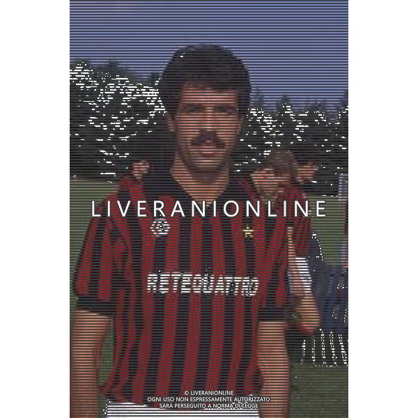 RETROSPETTIVA PIETRO PAOLO VIRDIS CALCIATORE NELLA FOTO PIETRO PAOLO VIRDIS CON LA MAGLIA DEL MILAN CALCIO AG ALDO LIVERANI SAS