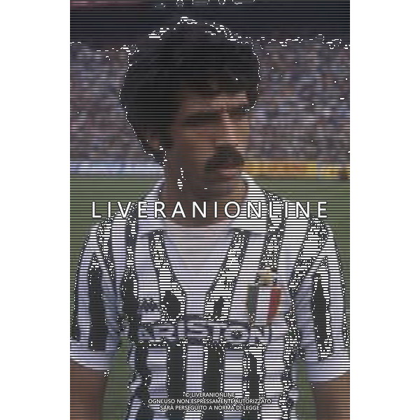 RETROSPETTIVA PIETRO PAOLO VIRDIS CALCIATORE NELLA FOTO PIETRO PAOLO VIRDIS CON LA MAGLIA DELLA JUVENTUS CALCIO AG ALDO LIVERANI SAS