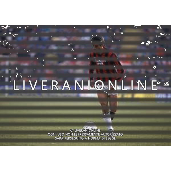 RETROSPETTIVA PIETRO PAOLO VIRDIS CALCIATORE NELLA FOTO PIETRO PAOLO VIRDIS CON LA MAGLIA DEL MILAN CALCIO AG ALDO LIVERANI SAS