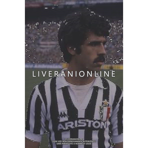 RETROSPETTIVA PIETRO PAOLO VIRDIS CALCIATORE NELLA FOTO PIETRO PAOLO VIRDIS CON LA MAGLIA DELLA JUVENTUS CALCIO AG ALDO LIVERANI SAS