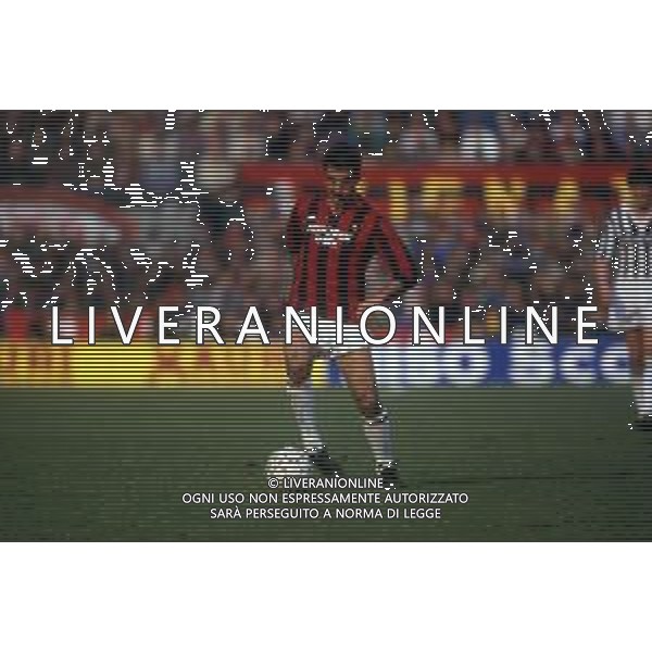RETROSPETTIVA PIETRO PAOLO VIRDIS CALCIATORE NELLA FOTO PIETRO PAOLO VIRDIS CON LA MAGLIA DEL MILAN CALCIO AG ALDO LIVERANI SAS