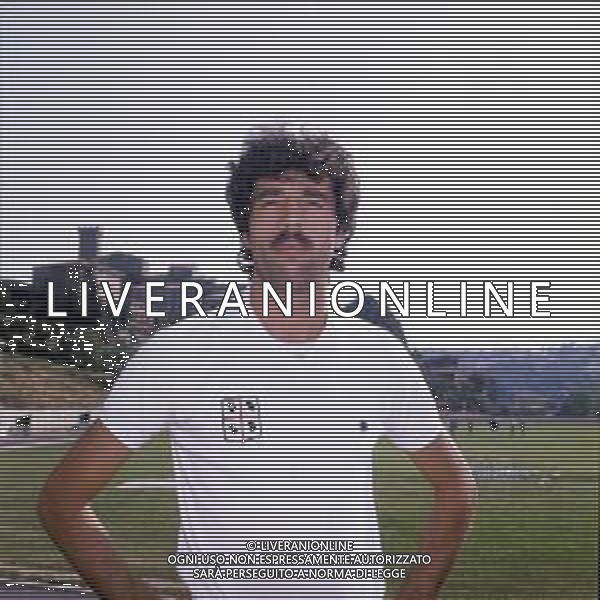 RETROSPETTIVA PIETRO PAOLO VIRDIS CALCIATORE NELLA FOTO PIETRO PAOLO VIRDIS CON LA MAGLIA DEL CAGLIARI CALCIO AG ALDO LIVERANI SAS