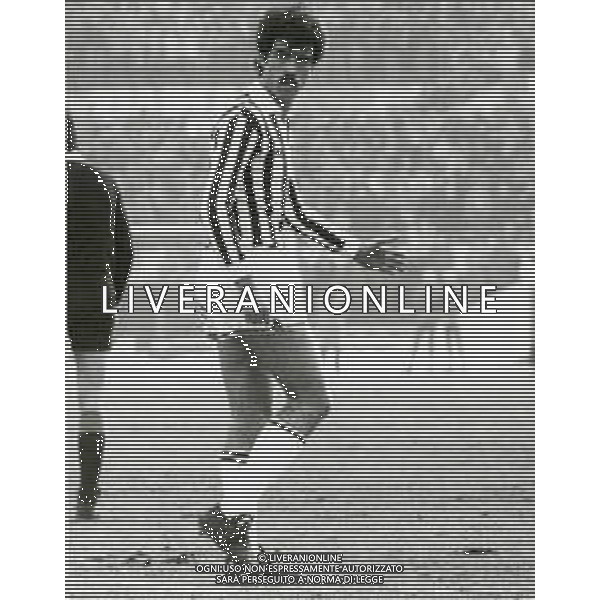 RETROSPETTIVA PIETRO PAOLO VIRDIS CALCIATORE NELLA FOTO PIETRO PAOLO VIRDIS CON LA MAGLIA DELLA JUVENTUS CALCIO AG ALDO LIVERANI SAS