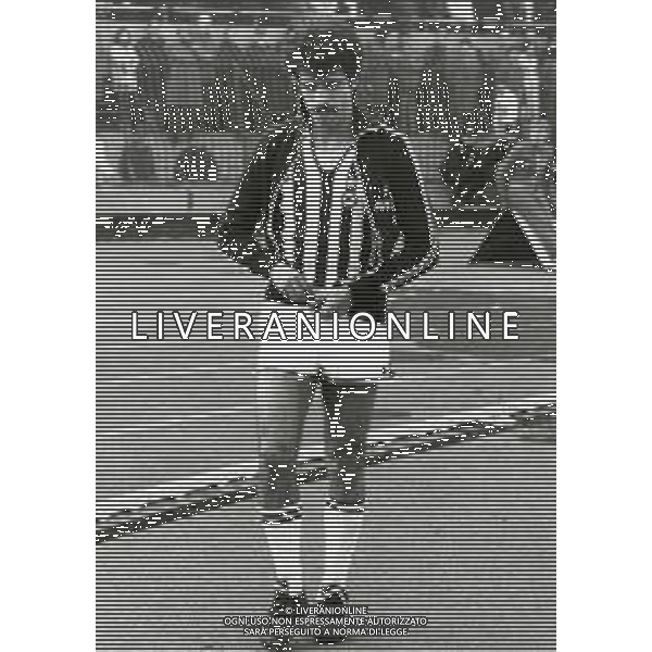 RETROSPETTIVA PIETRO PAOLO VIRDIS CALCIATORE NELLA FOTO PIETRO PAOLO VIRDIS CON LA MAGLIA DELLA JUVENTUS CALCIO AG ALDO LIVERANI SAS