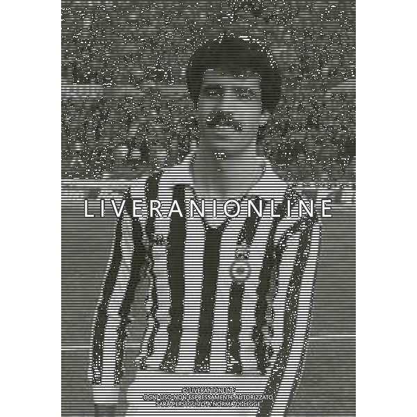RETROSPETTIVA PIETRO PAOLO VIRDIS CALCIATORE NELLA FOTO PIETRO PAOLO VIRDIS CON LA MAGLIA DELLA JUVENTUS CALCIO AG ALDO LIVERANI SAS