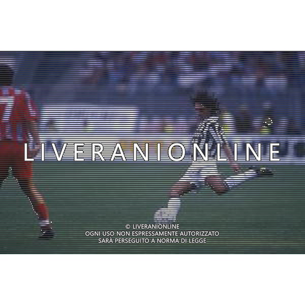 retrospettiva andrea fortunato calciatore 1993-1994 nella foto andrea fortunato con la maglia della juventus calcio ag aldo liverani sas