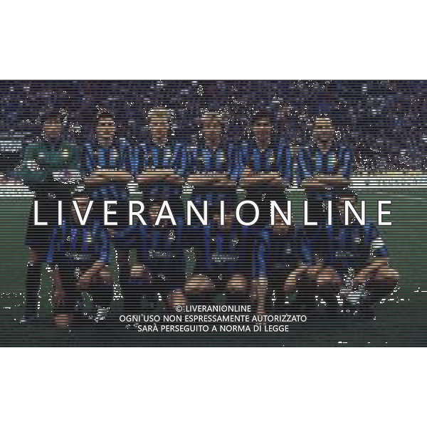 11-05-1994 MILANO-FINALE DI COPPA UEFA INTER SALISBURGO 1-0 NELLA FOTO FORMAZIONE INTER IN ALTO DA SIN. WALTER ZENGA-WIM JONK-DENNIS BERGKAMP-DAVIDE FONTOLAN-NICOLA BERTI-SERGIO BATTISTINI SED DA SIN RUBEN SOSA-ANTONIO PAGANIN-ANTONIO MANICONE-ANGELO ORLANDO E GIUSEPPE BERGOMI AG ALDO LIVERANI SAS