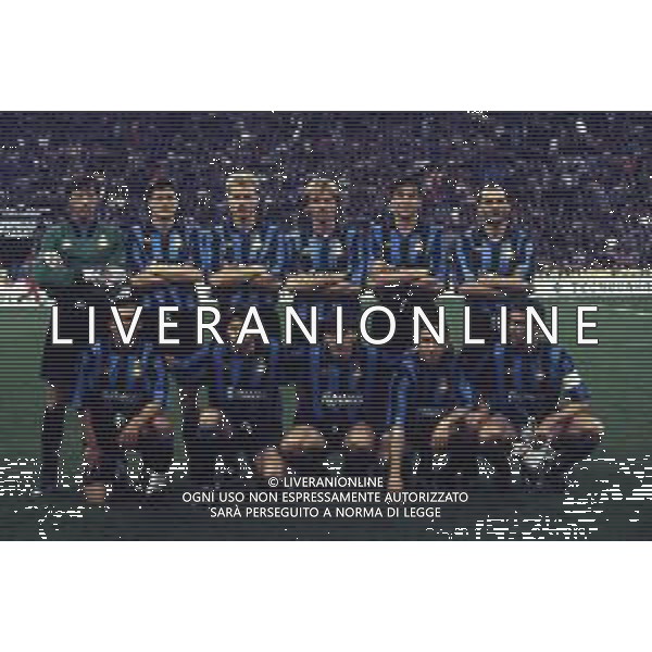 11-05-1994 MILANO-FINALE DI COPPA UEFA INTER SALISBURGO 1-0 NELLA FOTO FORMAZIONE INTER IN ALTO DA SIN. WALTER ZENGA-WIM JONK-DENNIS BERGKAMP-DAVIDE FONTOLAN-NICOLA BERTI-SERGIO BATTISTINI SED DA SIN RUBEN SOSA-ANTONIO PAGANIN-ANTONIO MANICONE-ANGELO ORLANDO E GIUSEPPE BERGOMI AG ALDO LIVERANI SAS