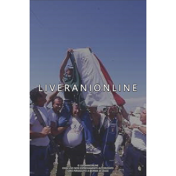 RETROSPETTIVA LUCIANO GIOVANNETTI TIRO A VOLO NELLA FOTO LUCIANO GIOVANNETTI VINCE L\'ORO ALLE OLIMPIADI DI LOS ANGELES 1984 AG ALDO LIVERANI SAS