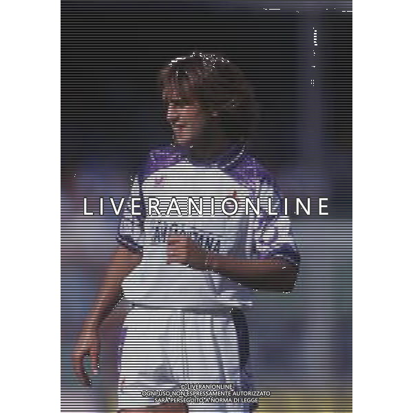 RETROSPETTIVA GABRIEL BATISTUTA CALCIATORE NELLA FOTO GABRIEL BATISTUTA CON LA MAGLIA DELLA FIORENTINA AG ALDO LIVERANI SAS