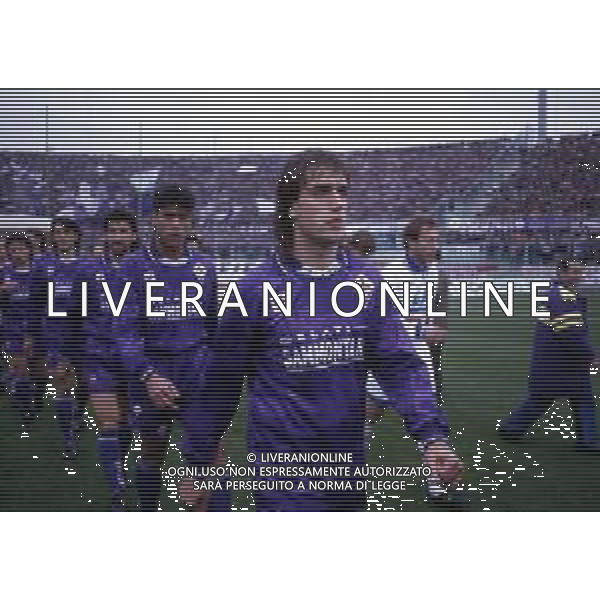 RETROSPETTIVA GABRIEL BATISTUTA CALCIATORE NELLA FOTO GABRIEL BATISTUTA CON LA MAGLIA DELLA FIORENTINA AG ALDO LIVERANI SAS