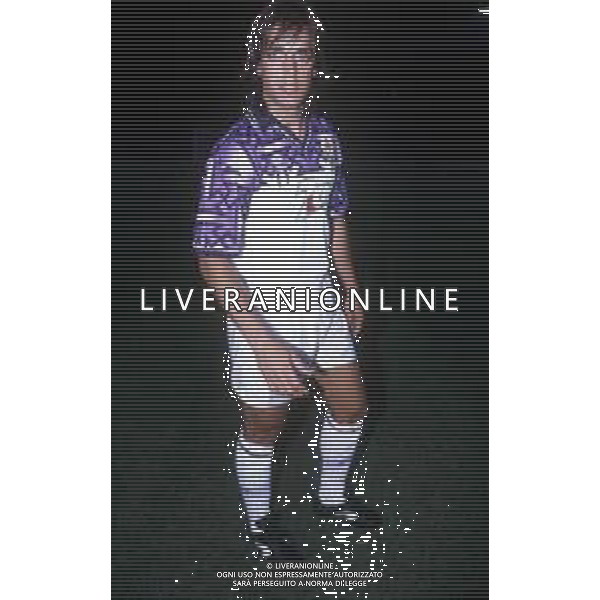 RETROSPETTIVA GABRIEL BATISTUTA CALCIATORE NELLA FOTO GABRIEL BATISTUTA CON LA MAGLIA DELLA FIORENTINA AG ALDO LIVERANI SAS