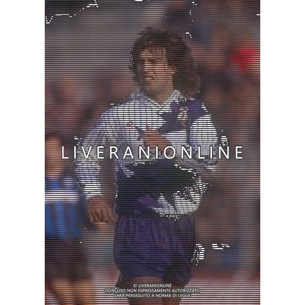 RETROSPETTIVA GABRIEL BATISTUTA CALCIATORE NELLA FOTO GABRIEL BATISTUTA CON LA MAGLIA DELLA FIORENTINA AG ALDO LIVERANI SAS