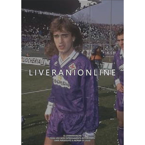 RETROSPETTIVA GABRIEL BATISTUTA CALCIATORE NELLA FOTO GABRIEL BATISTUTA CON LA MAGLIA DELLA FIORENTINA AG ALDO LIVERANI SAS