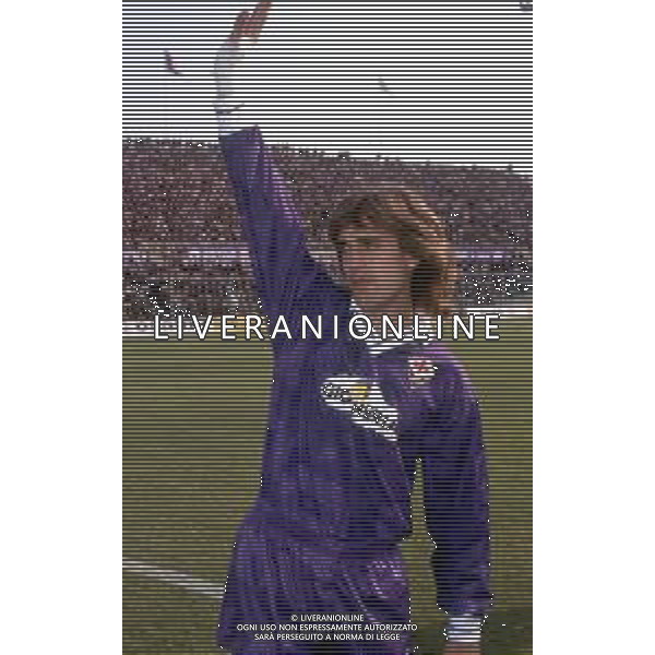 RETROSPETTIVA GABRIEL BATISTUTA CALCIATORE NELLA FOTO GABRIEL BATISTUTA CON LA MAGLIA DELLA FIORENTINA AG ALDO LIVERANI SAS
