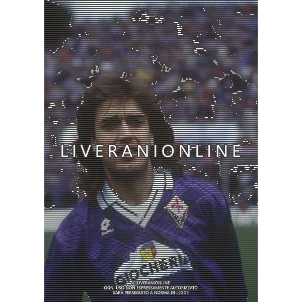 RETROSPETTIVA GABRIEL BATISTUTA CALCIATORE NELLA FOTO GABRIEL BATISTUTA CON LA MAGLIA DELLA FIORENTINA AG ALDO LIVERANI SAS