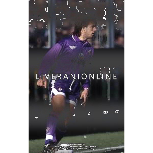 RETROSPETTIVA GABRIEL BATISTUTA CALCIATORE NELLA FOTO GABRIEL BATISTUTA CON LA MAGLIA DELLA FIORENTINA AG ALDO LIVERANI SAS