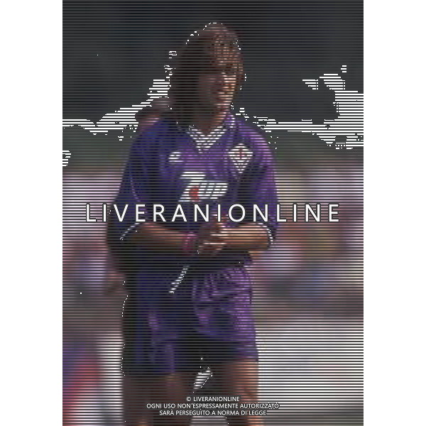 RETROSPETTIVA GABRIEL BATISTUTA CALCIATORE NELLA FOTO GABRIEL BATISTUTA CON LA MAGLIA DELLA FIORENTINA AG ALDO LIVERANI SAS