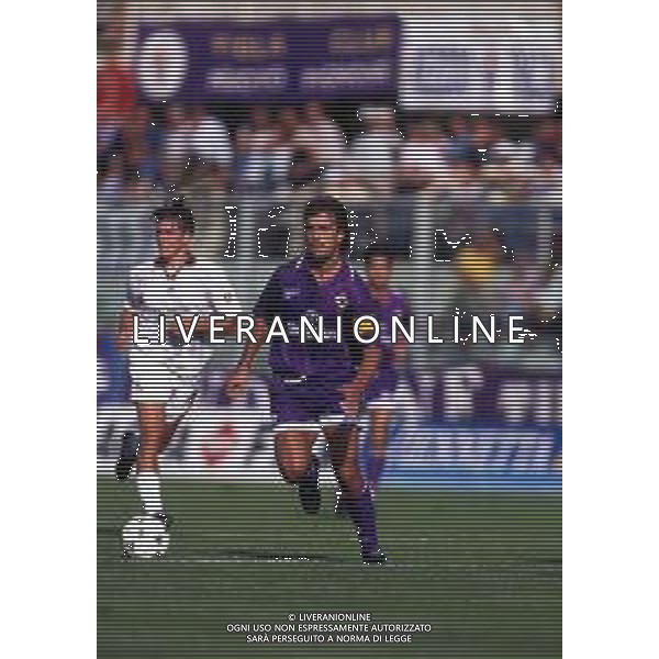 RETROSPETTIVA GABRIEL BATISTUTA CALCIATORE NELLA FOTO GABRIEL BATISTUTA CON LA MAGLIA DELLA FIORENTINA AG ALDO LIVERANI SAS