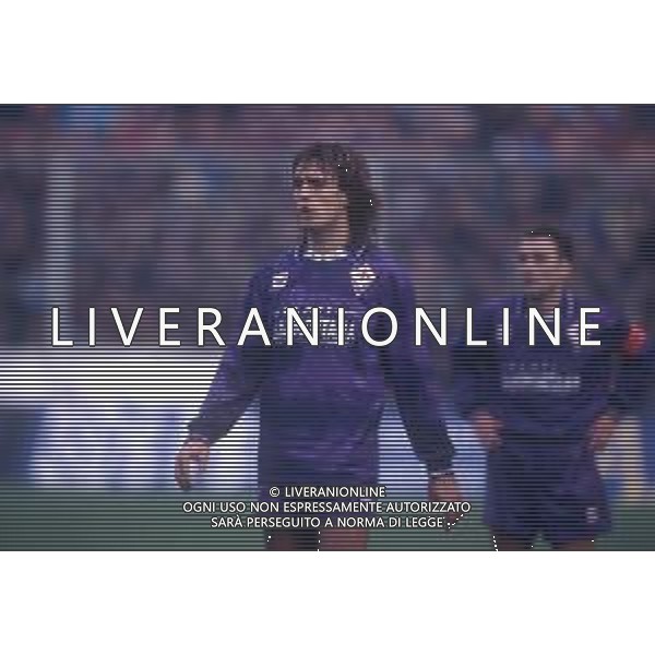 RETROSPETTIVA GABRIEL BATISTUTA CALCIATORE NELLA FOTO GABRIEL BATISTUTA CON LA MAGLIA DELLA FIORENTINA AG ALDO LIVERANI SAS